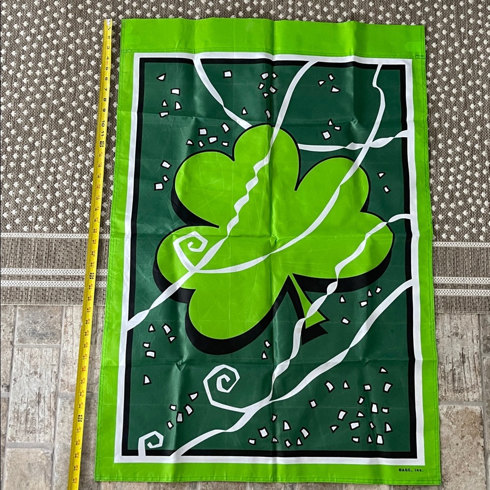 Green Shamrock Clover wall hanging festive flag for St Patrick’s Day